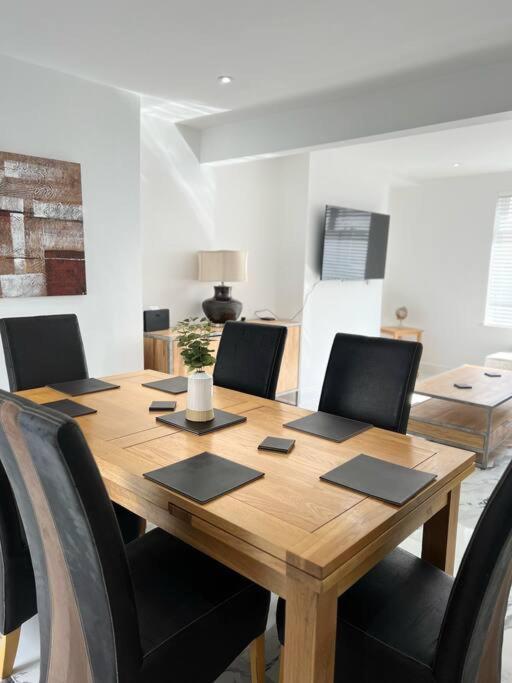 Clare Street - 3 Bedroom House With Private Parking Merthyr Tydfil Luaran gambar
