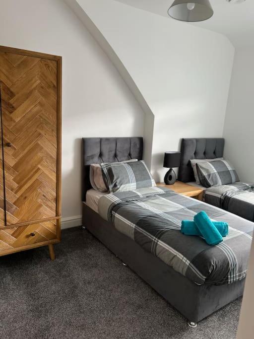 Clare Street - 3 Bedroom House With Private Parking Merthyr Tydfil Luaran gambar