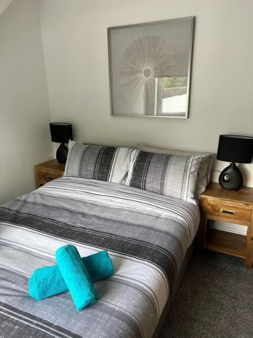 Clare Street - 3 Bedroom House With Private Parking Merthyr Tydfil Luaran gambar